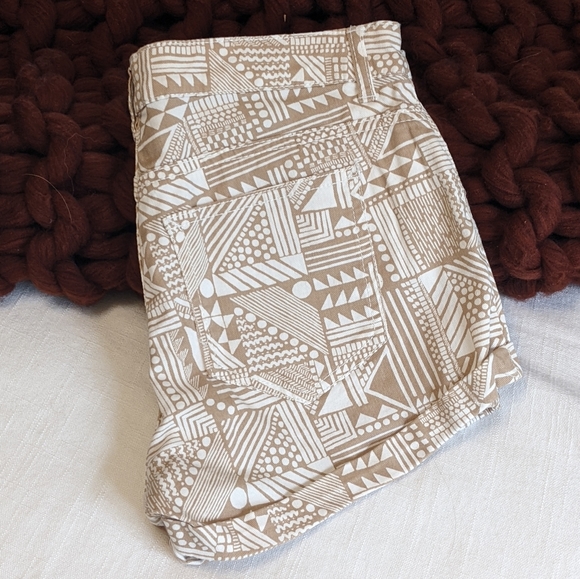 H&M Patterned Shorts - Picture 7 of 7
